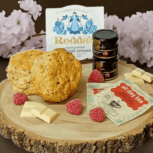 Raspberry and white chocolate cream tea for one